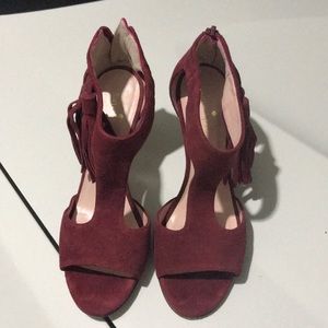 Kate Spade Red tussle suede pump
